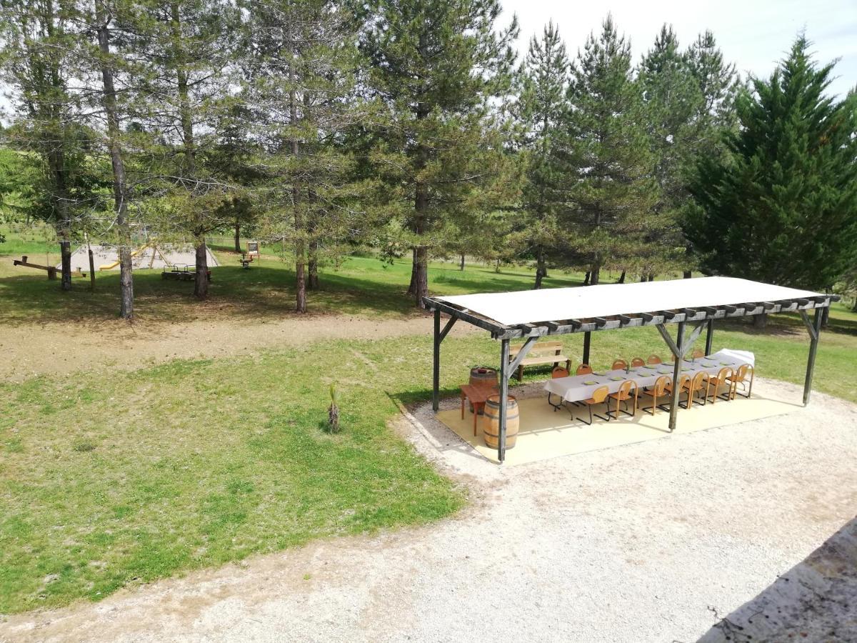 Les Chalets De Grazimis Condom Exterior photo